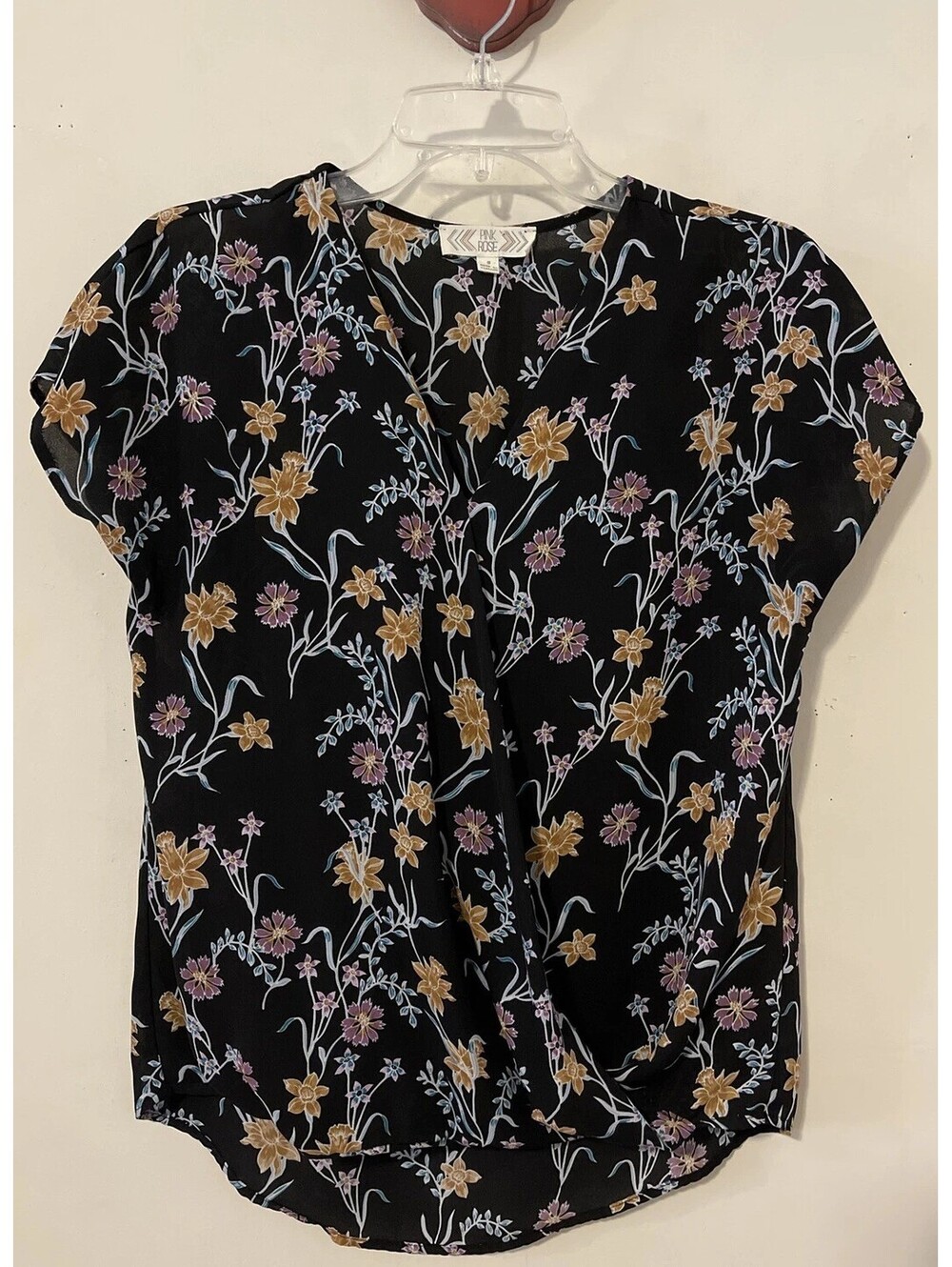 Pink Rose Womens Small Black Floral Vneck Short-Sleeved Wrap Style Blouse! A1517